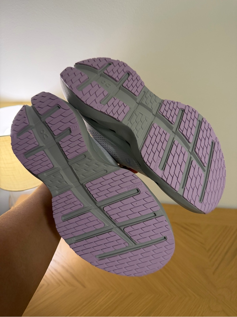 On Cloud NWOB Women Size 9 Frost Verbana Cloudrunner 3 Max Performance Athletic - Picture 6 of 7